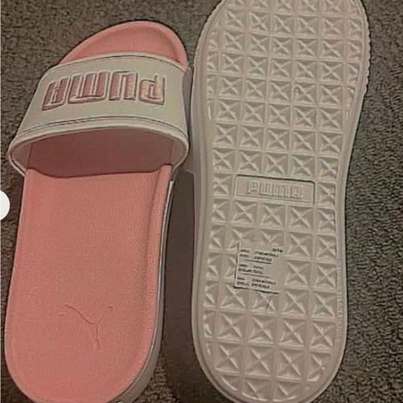 Puma slides 🦩 - Picture 1 of 2